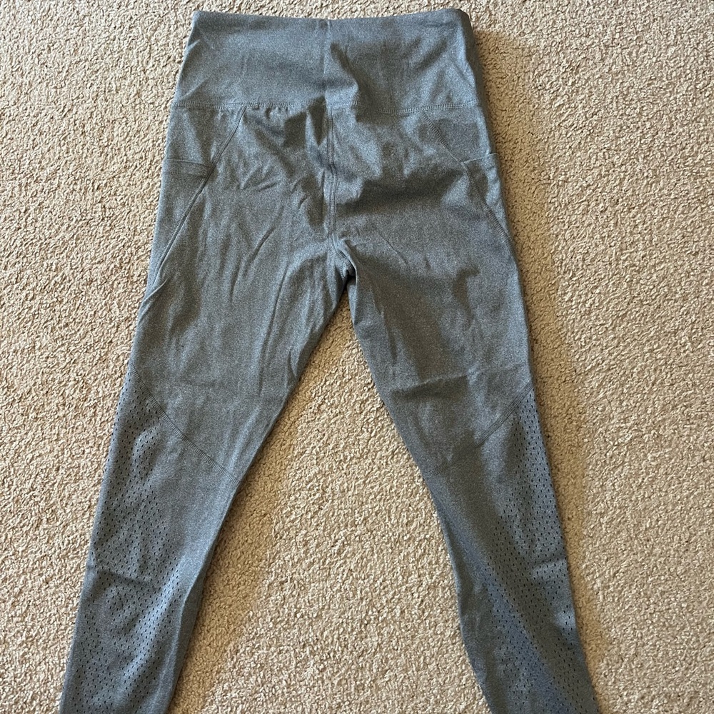 Athletic leggings